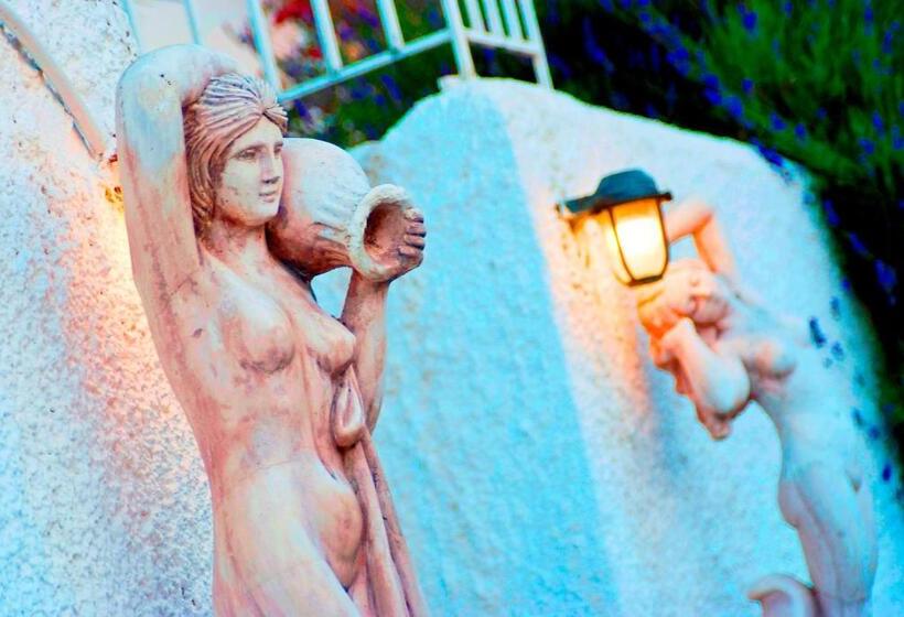 Вилла с 1 спальней и бассейном, Villa Agnanti Boutique