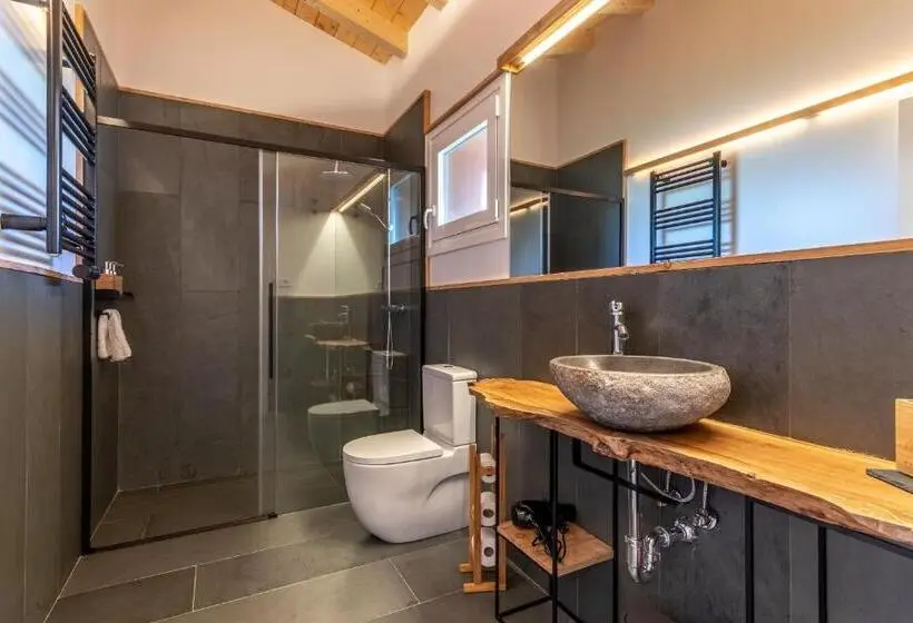 1 Bedroom Apartment with Views, Basoan