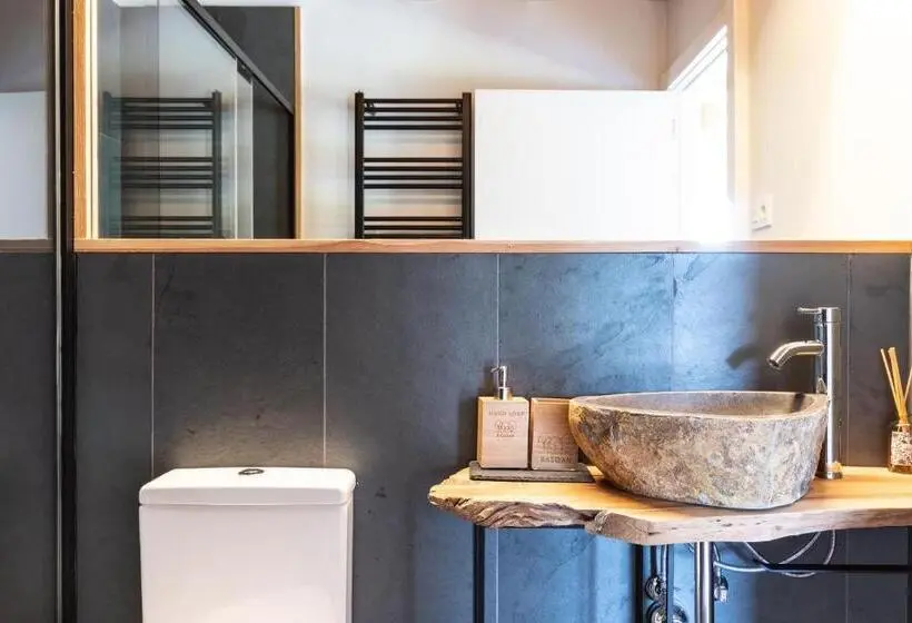 1 Bedroom Apartment with Terrace, Basoan