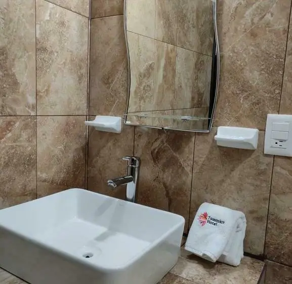 Deluxe-huone, Tamtokow