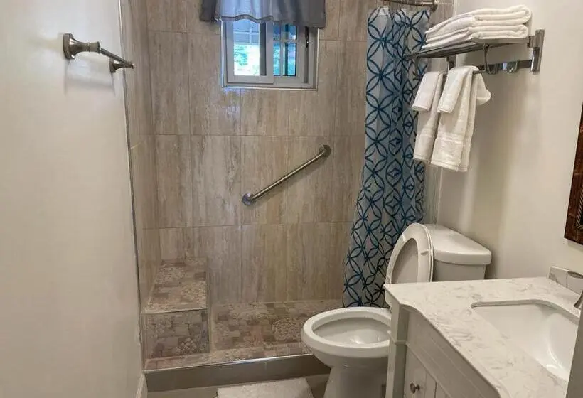 سوئیت 2 خوابه, Westmore Beach Villas Limited