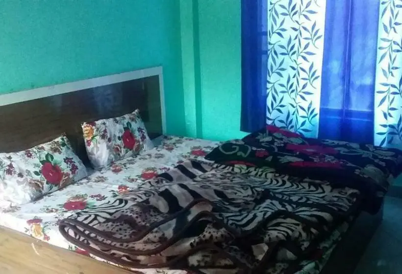 اتاق کلاسیک سه تخته, Spot On 87911 Sharma S Kitchen & Home Stay