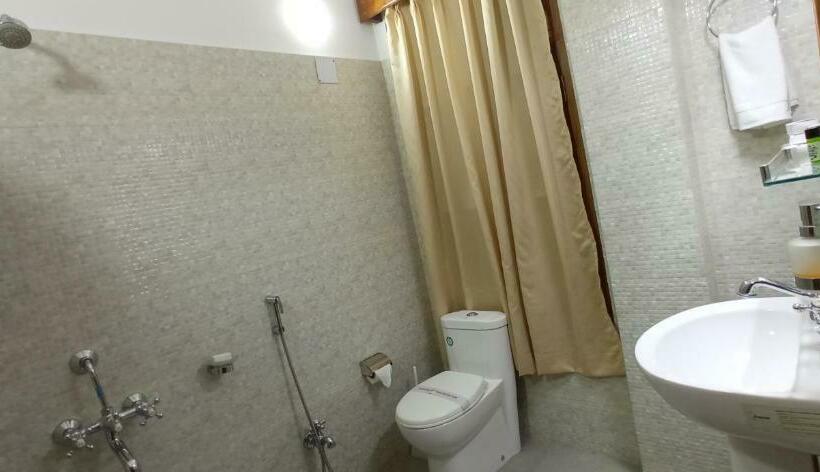 اتاق استاندارد با تخت بزرگ, The Camellia