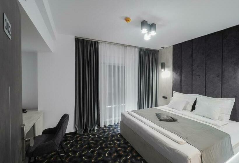 غرفة ديلوكس, Anastasia