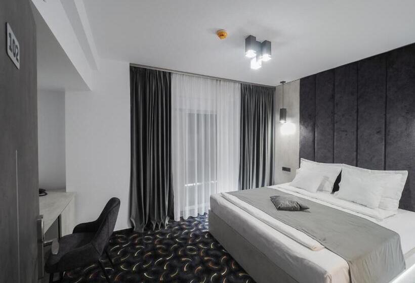 شقة غرفة واحدة, Anastasia