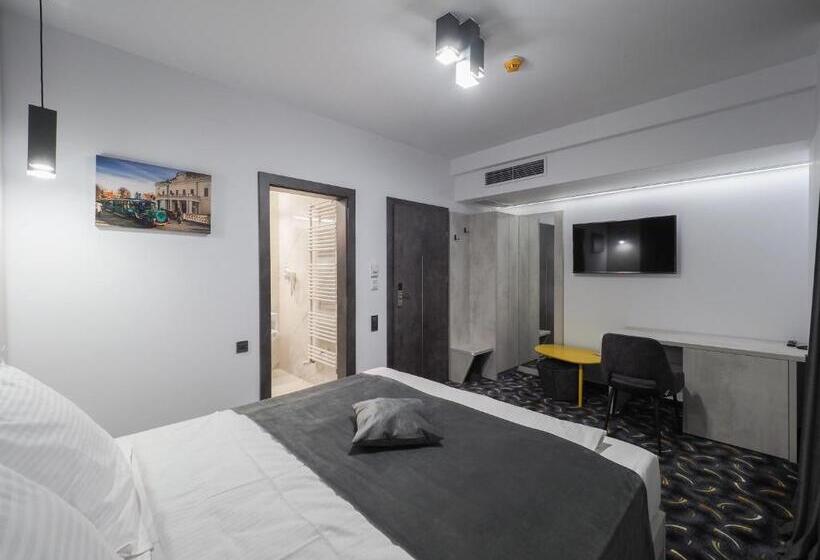 غرفة ديلوكس, Anastasia