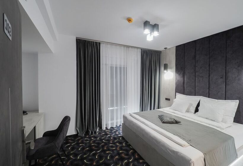 غرفة ديلوكس, Anastasia