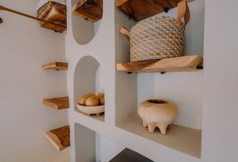 プレミアムルーム, El Tropico Boutique