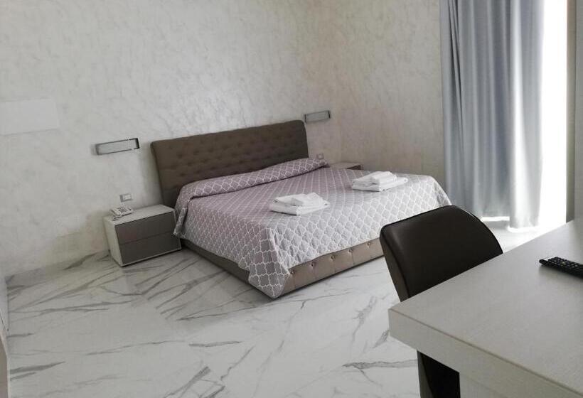 标准三人间, Presidente