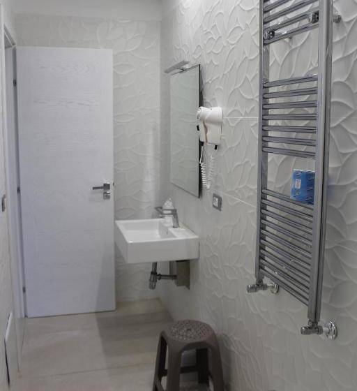 带阳台标准四人间, Presidente