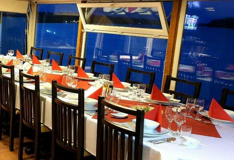 标准间, Restaurant Plutitor Delta Ways