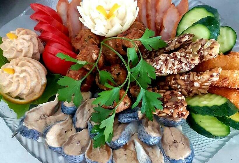 标准间, Restaurant Plutitor Delta Ways