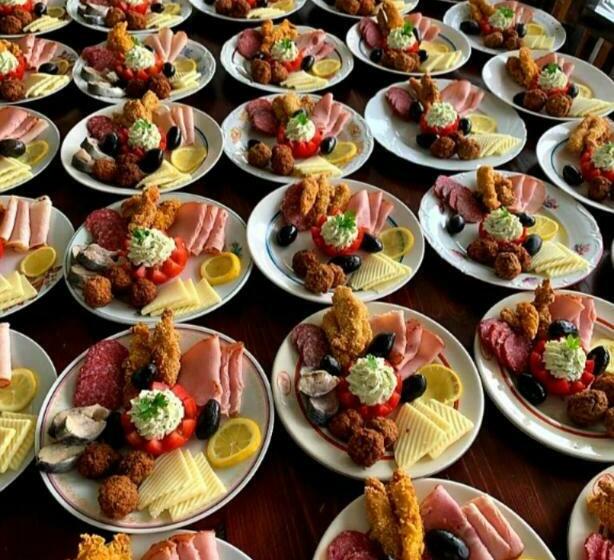 标准间, Restaurant Plutitor Delta Ways