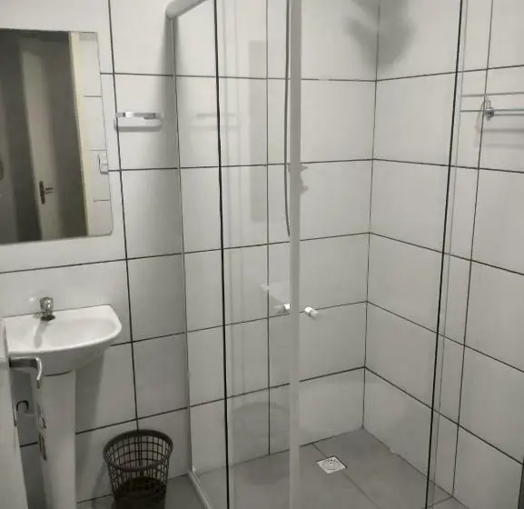 Standard Kolmen Hengen Huone, Pousada Flor De Mãe