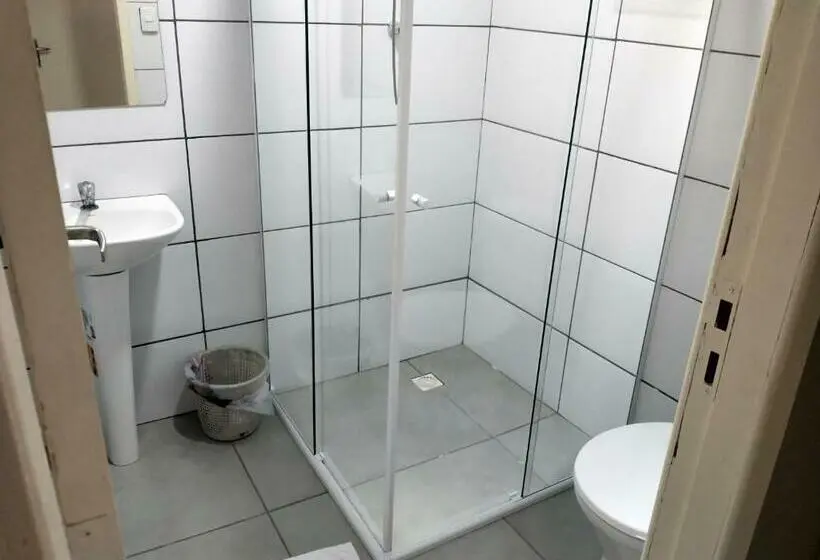 Standard Kolmen Hengen Huone, Pousada Flor De Mãe