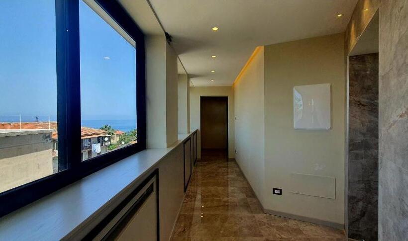 جناح مزوَّد بشرفة, Solmaris Tropea Rooms & Suites