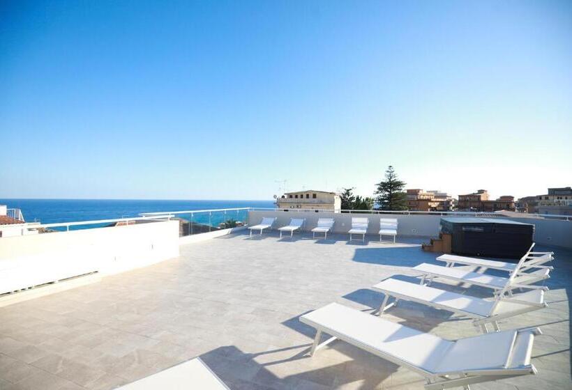 جناح مزوَّد بشرفة, Solmaris Tropea Rooms & Suites