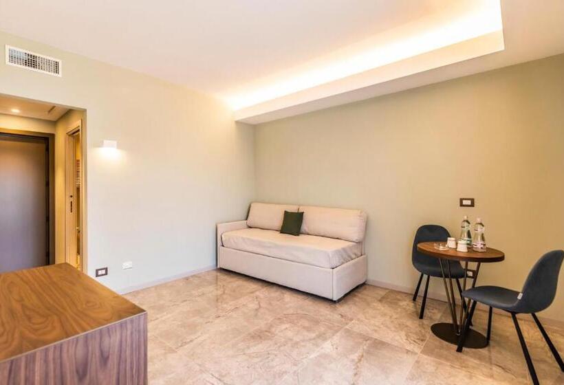 جناح مزوَّد بشرفة, Solmaris Tropea Rooms & Suites