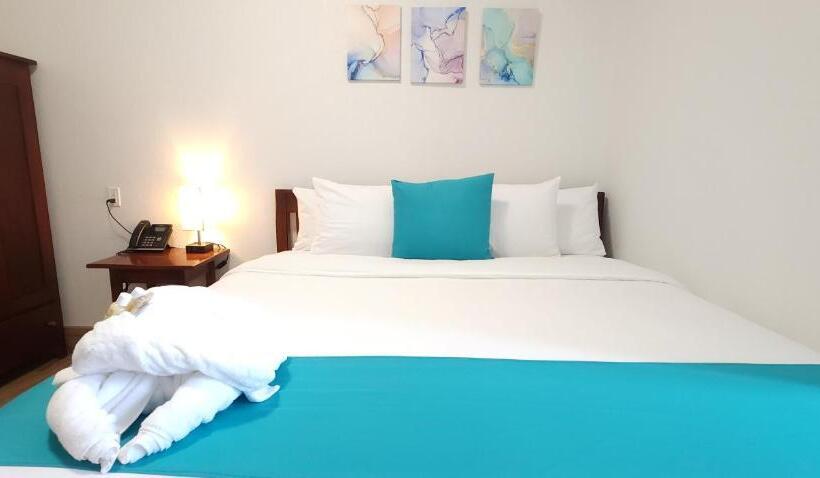 חדר דחוקס עם מיטת קינג, Voyager Sun & Reef