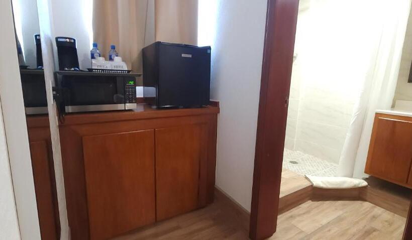 豪华三人间, Voyager Sun & Reef