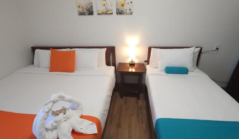 חדר דלוקס לשלושה, Voyager Sun & Reef