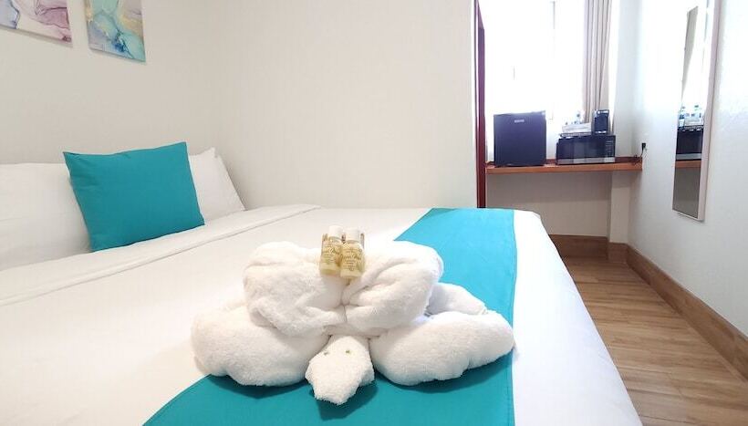 חדר דחוקס עם מיטת קינג, Voyager Sun & Reef