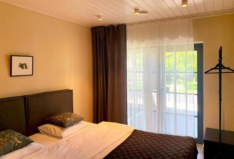 اتاق لوکس, Kaluri Villa Külalistemaja