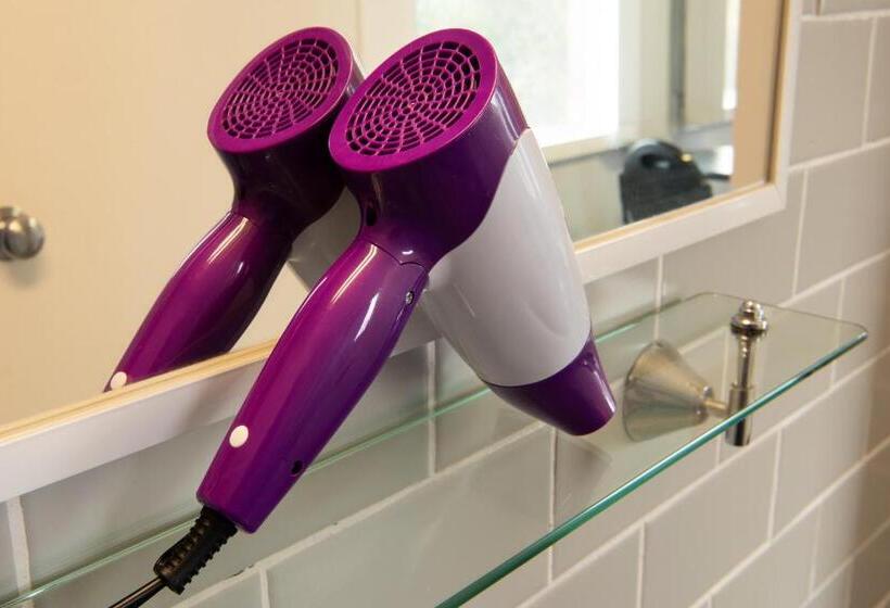 غرفة عائلية, Blue Mountains Highway Motel