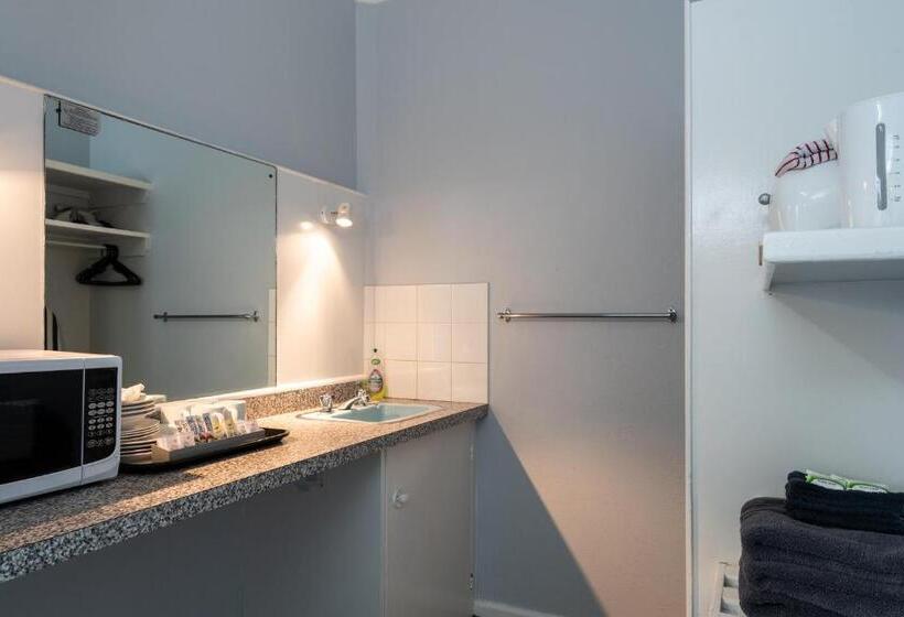 غرفة عائلية, Blue Mountains Highway Motel