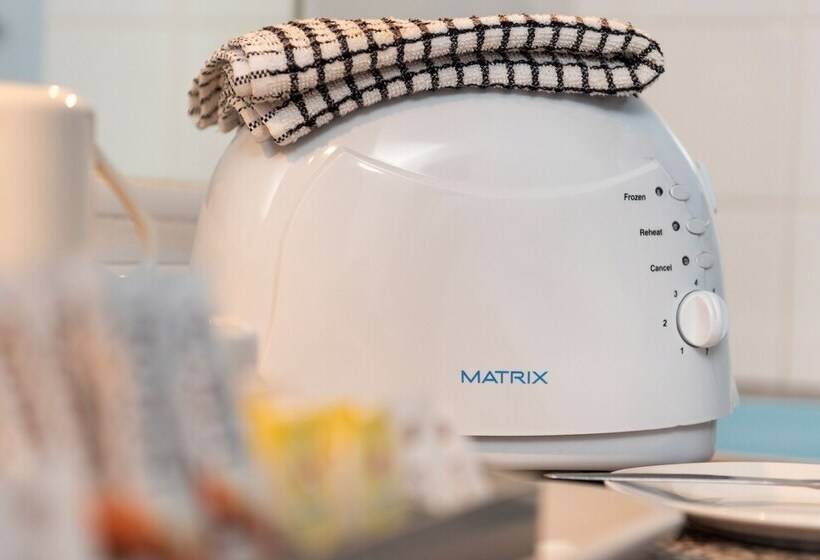 غرفة عائلية, Blue Mountains Highway Motel