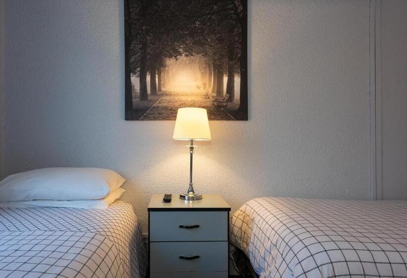 Номер Стандарт, Blue Mountains Highway Motel