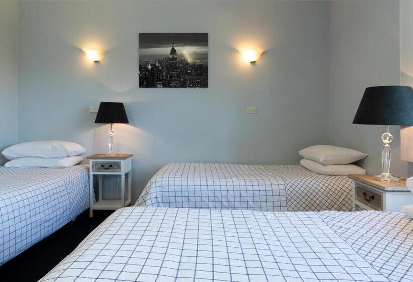 غرفة عائلية, Blue Mountains Highway Motel