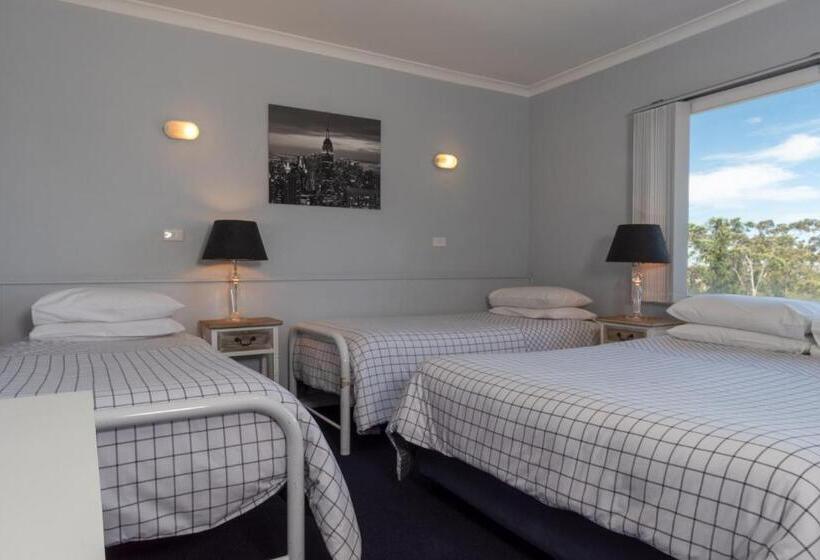 Семейный Номер, Blue Mountains Highway Motel