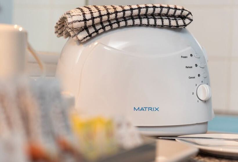 غرفة عائلية, Blue Mountains Highway Motel