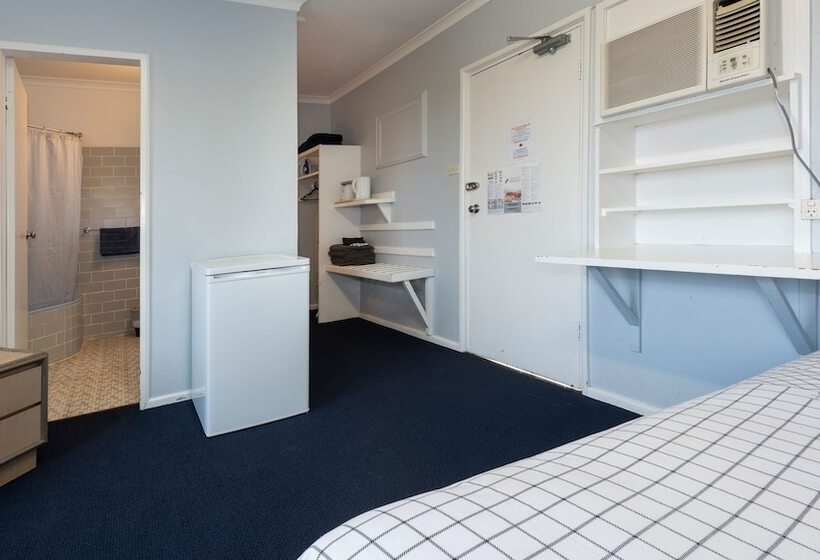 غرفة عائلية, Blue Mountains Highway Motel