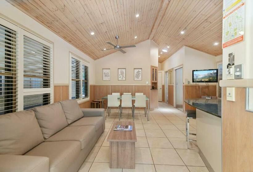 كابينة, Ashmore Palms Holiday Village