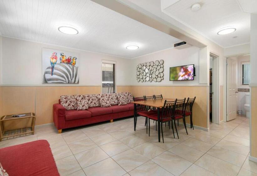 شقة غرفتين, Ashmore Palms Holiday Village