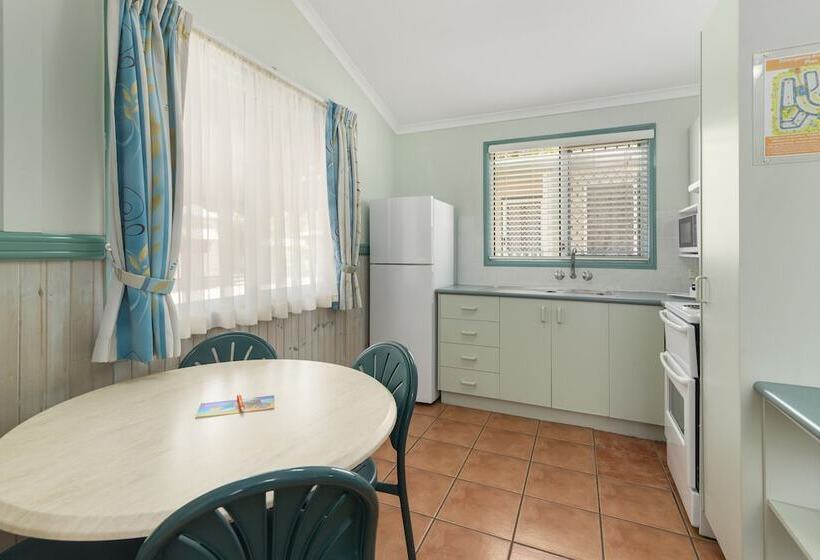 كابينة, Ashmore Palms Holiday Village