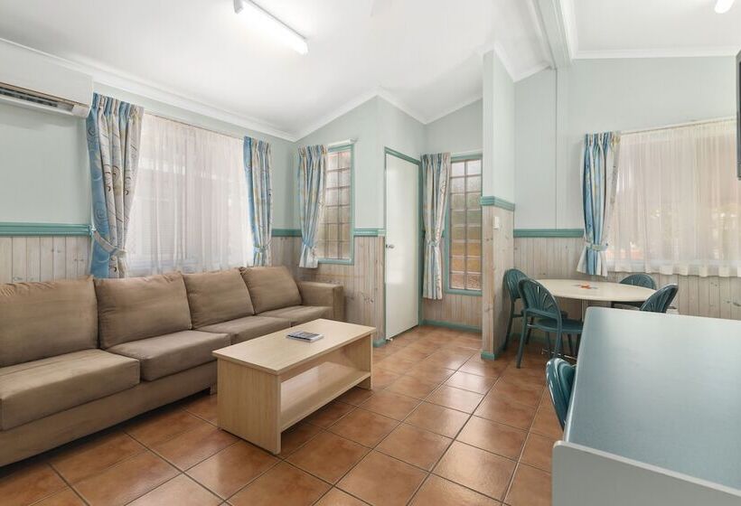 كابينة, Ashmore Palms Holiday Village