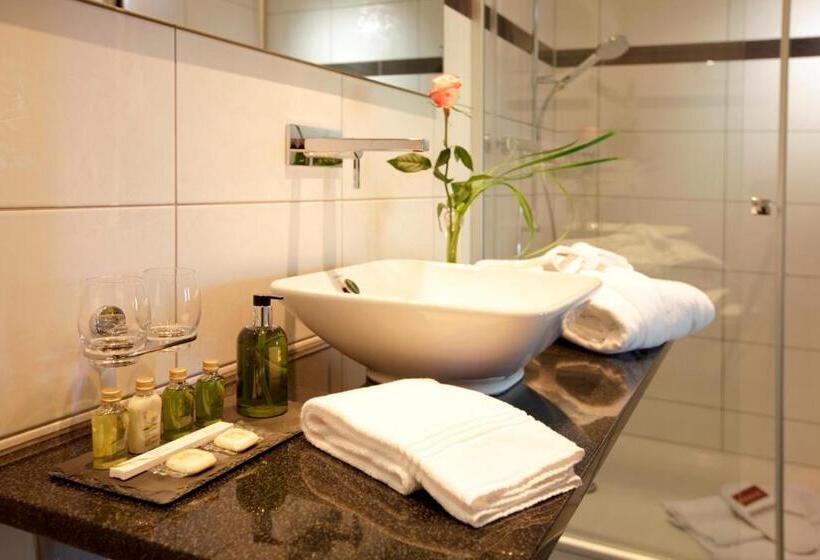 Номер Superior, Baren Sigriswil