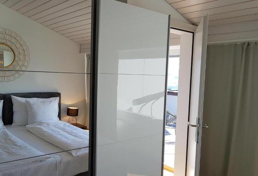 Superior room with lake view, Baren Sigriswil