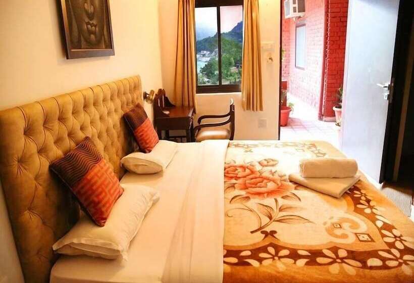 Deluxe Rum, Divine Ganga Cottage