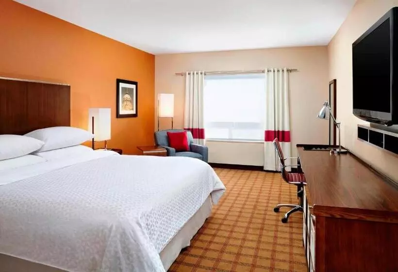 キングサイズベッドのスタンダードルーム, Four Points By Sheraton Edmonton Gateway