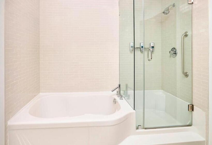 Suíte Executiva Cama king, Four Points By Sheraton Edmonton Gateway