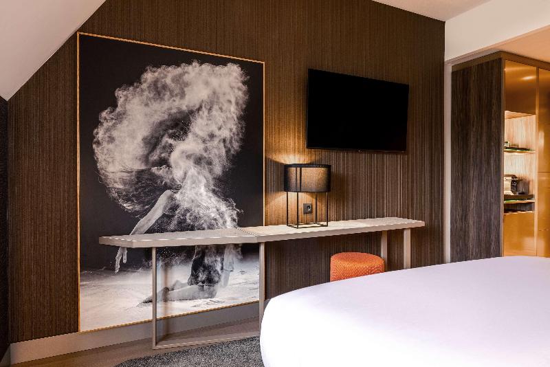 스탠다드 룸 킹사이즈 침대, Four Points By Sheraton Edmonton Gateway