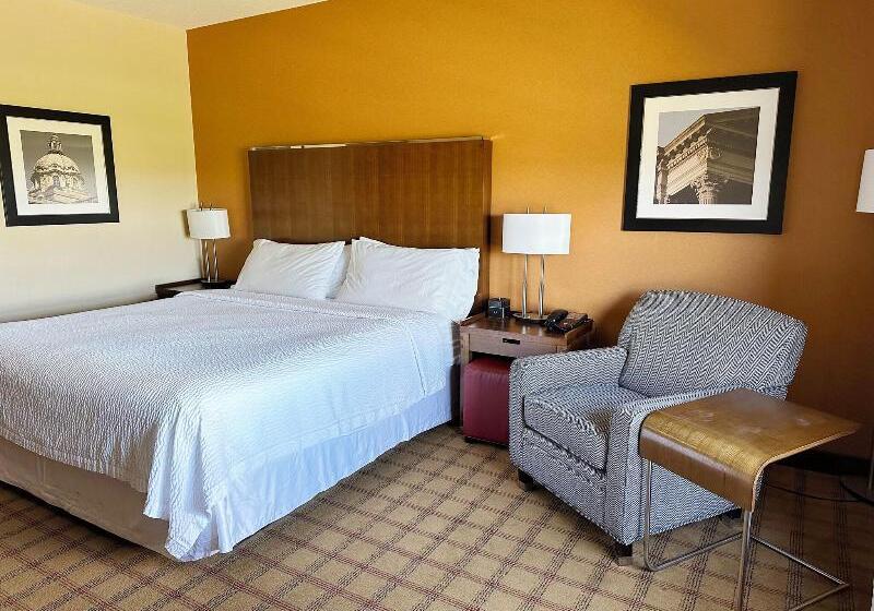 Quarto Estandar Cama King, Four Points By Sheraton Edmonton Gateway
