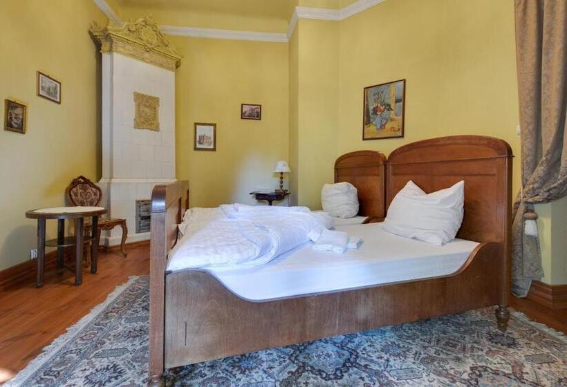 דירת חדר, Palace Popowo Stare