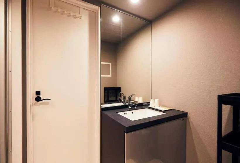 Suite King Bed