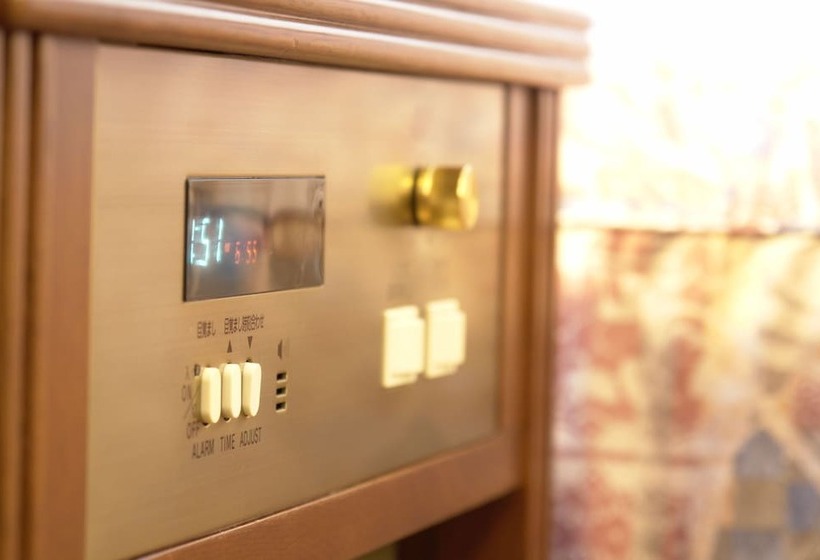 اتاق استاندارد, Rakuchin