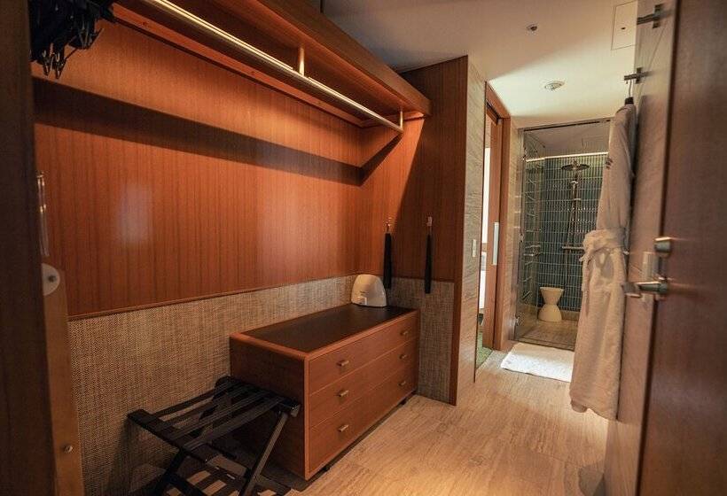 琮城市景观的豪华间, The Aoyama Grand